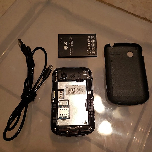 Cellphone - Picture 3 of 6